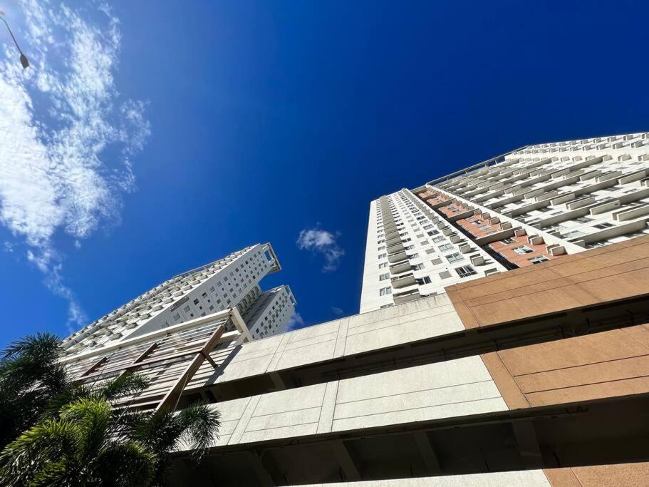 Comfortable 2bedroom with pool Avida Tower, IT Park