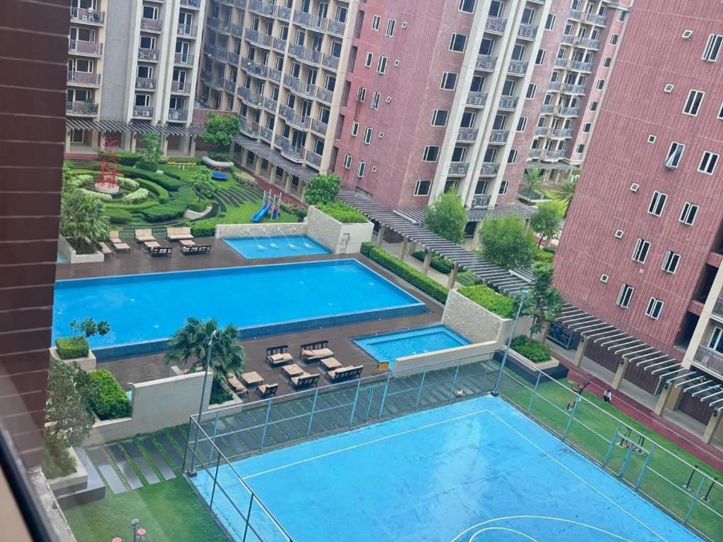 Condotel nearby MOA with Pool Access