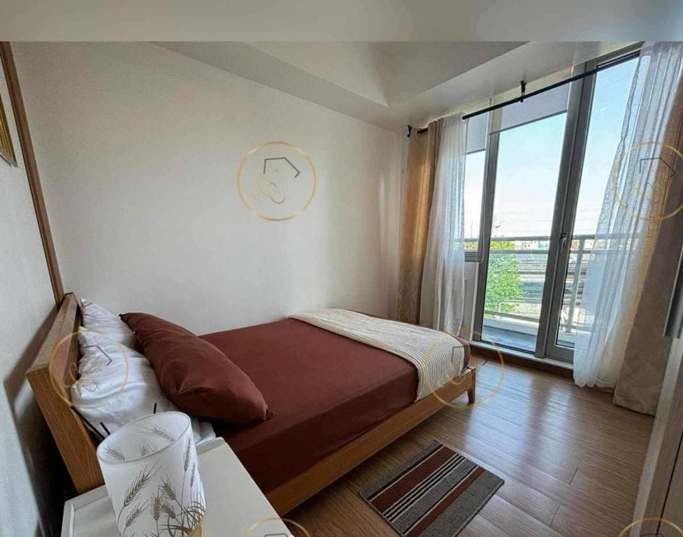 Coterie Crib-Azure Staycation