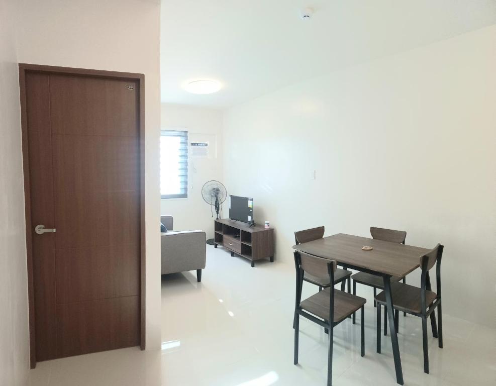 Cozy 1- Bedroom Condominium
