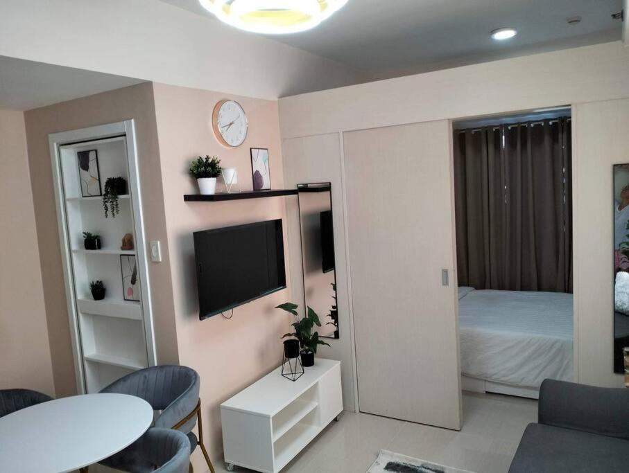 Flexi Unit 1BR or 2BR convertible at South Residences Las Pinas