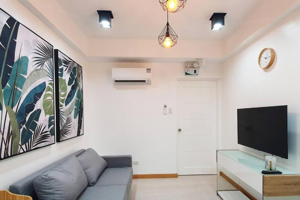 Travelers Inn - Cozy Capsule Bunks, Makati