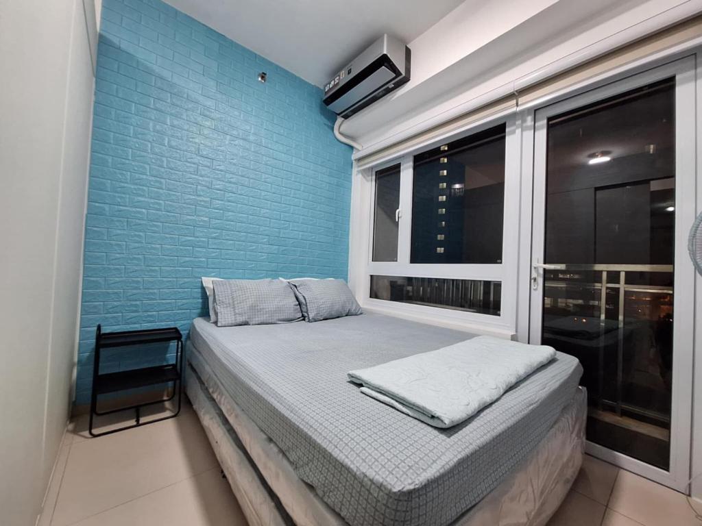 Cozy Condo with Amenities at Cool Suites