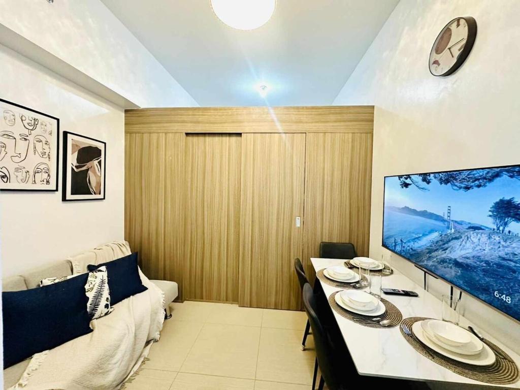 Cozy Retreat at Shore2 Residences