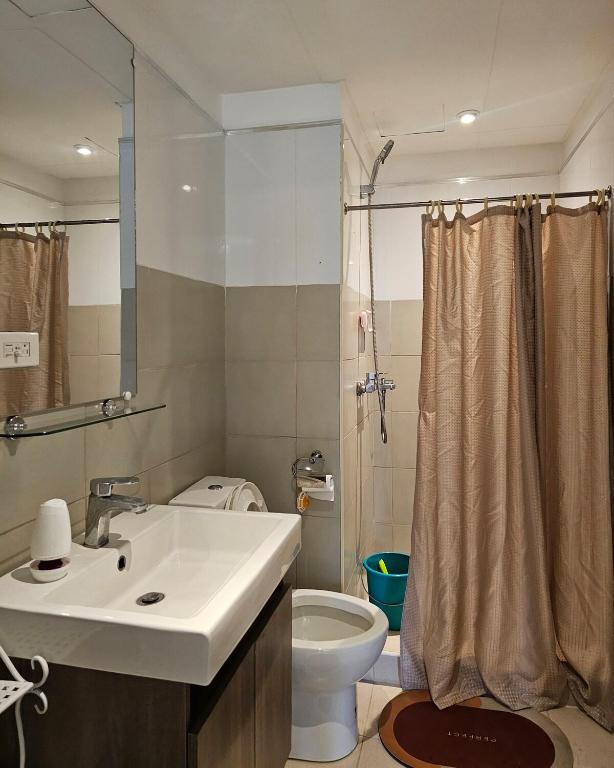 Cozy Studio Unit Near Mines View