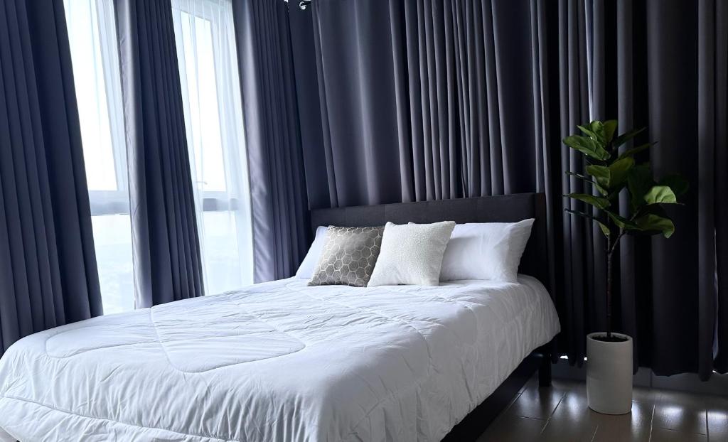 Spacious Modern Suites with Amazing City View