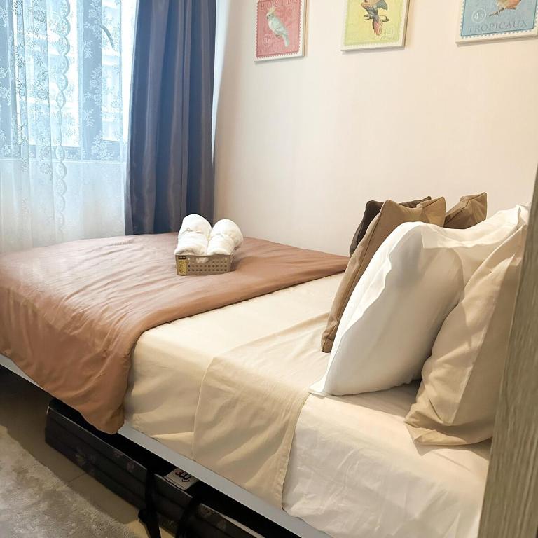 Crizzy's Hub Sariel at Shore Residences