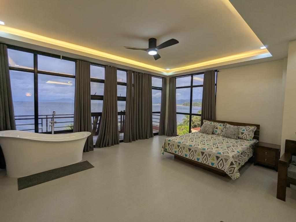 D Villa Nueva's Beach House Suite