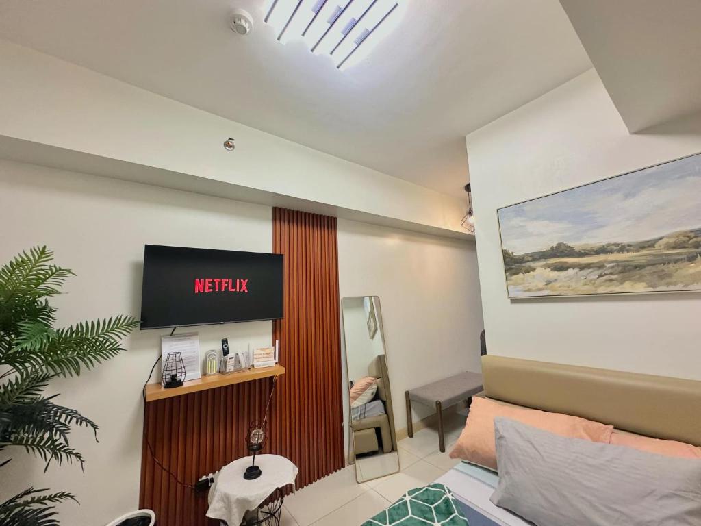 DandD's Place Studio Unit 1 with Free Netflix