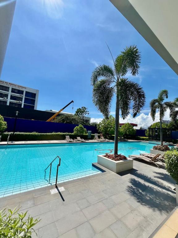 Davao Downtown Condo With Pool Access