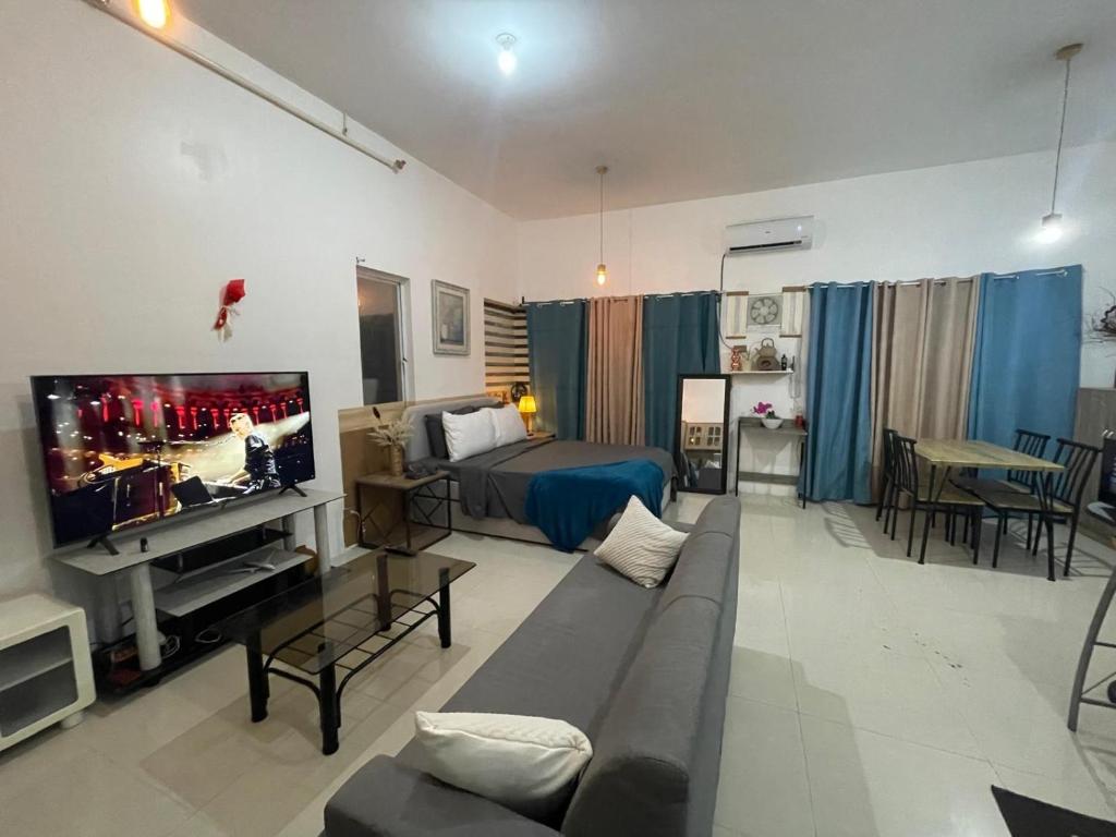 Deluxe studio unit at Modena Town Sq
