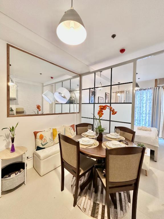 Scandinavian 1 BR beside SM CDO w POOL and Netflix