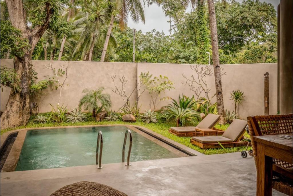 Designer villa with pool in an eco-village Nido Filipinas
