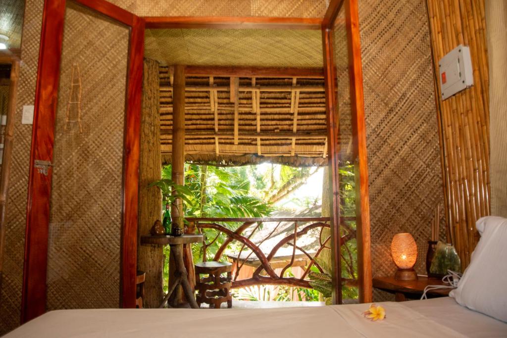 Dumaguete Oasis Treehouse, near airport and mall
