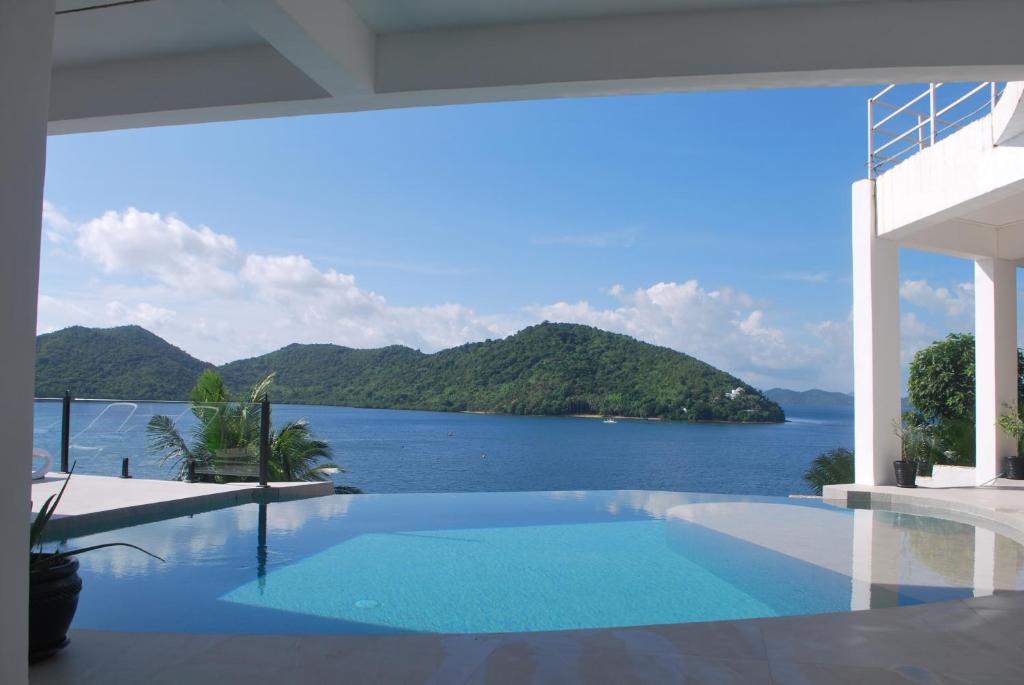 Stunning luxe 220sm villa by the sea entirely private with own pool