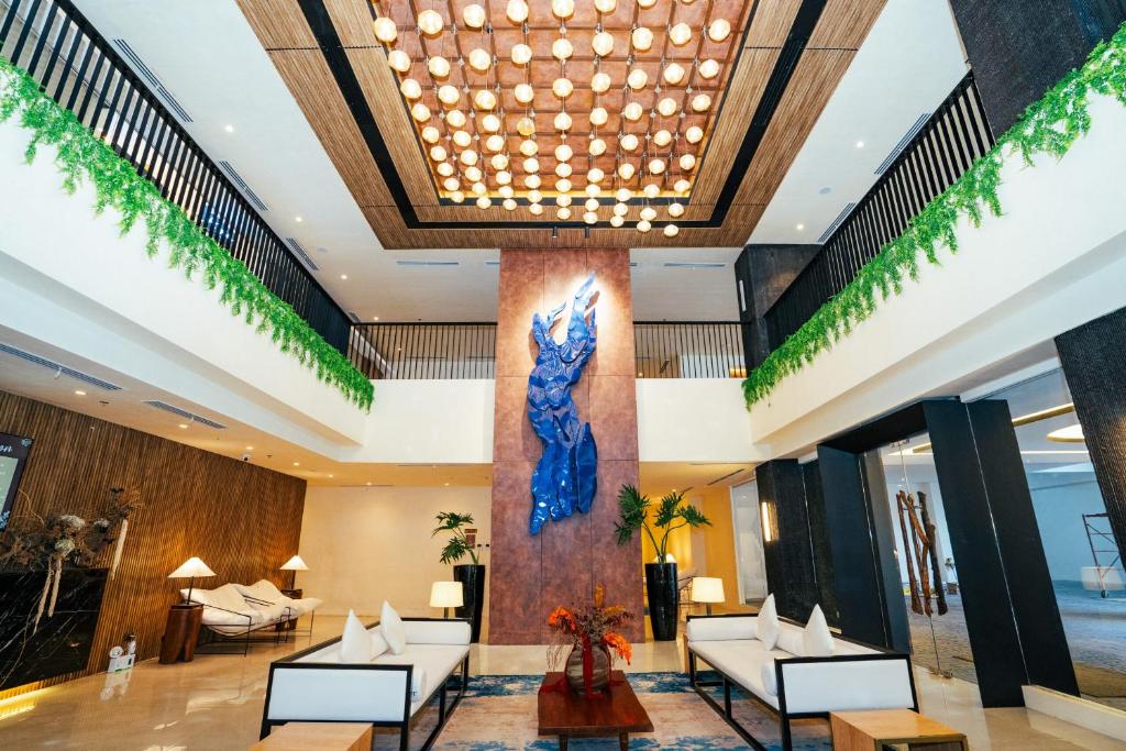 Elijah Hotel