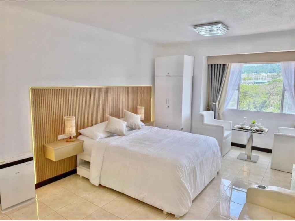 Yanna's Unit with Great View in Albergo Hotel