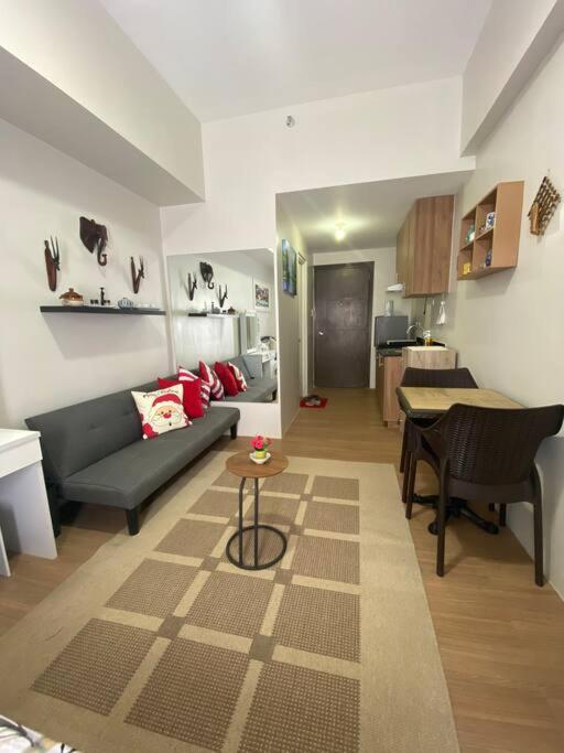 Eve's Condo