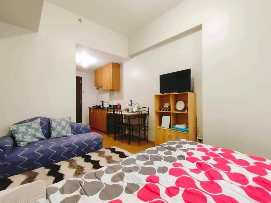 CityView Condo with balcony-12