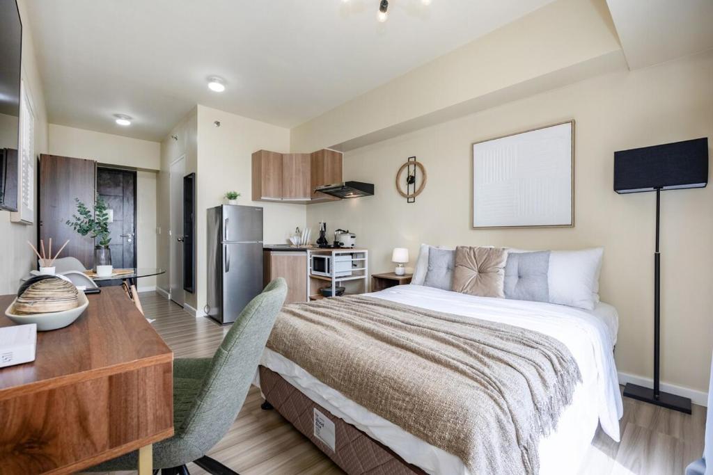 Furnished Studio in Cebu IT Park with WiFi, Netflix and Pool Access