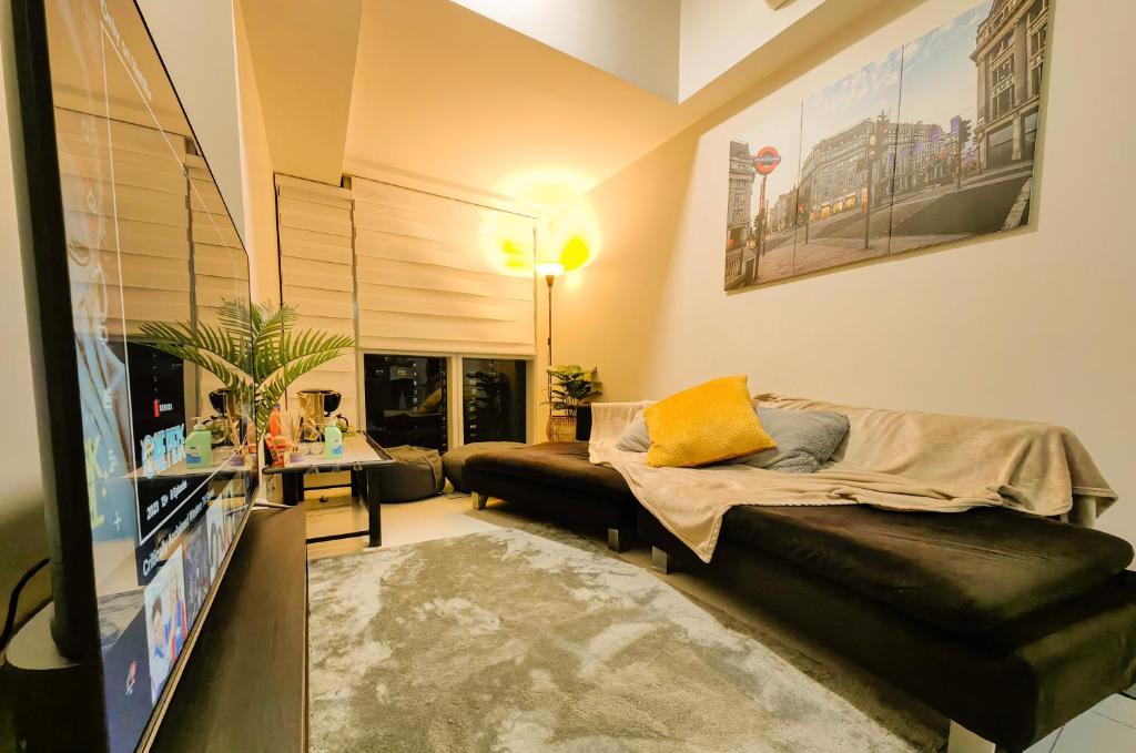 Glamorous 3BR Suite in Uptown BGC w/Bathtub