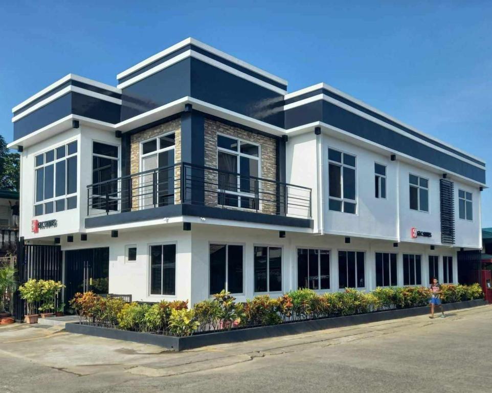 GLC SUITES