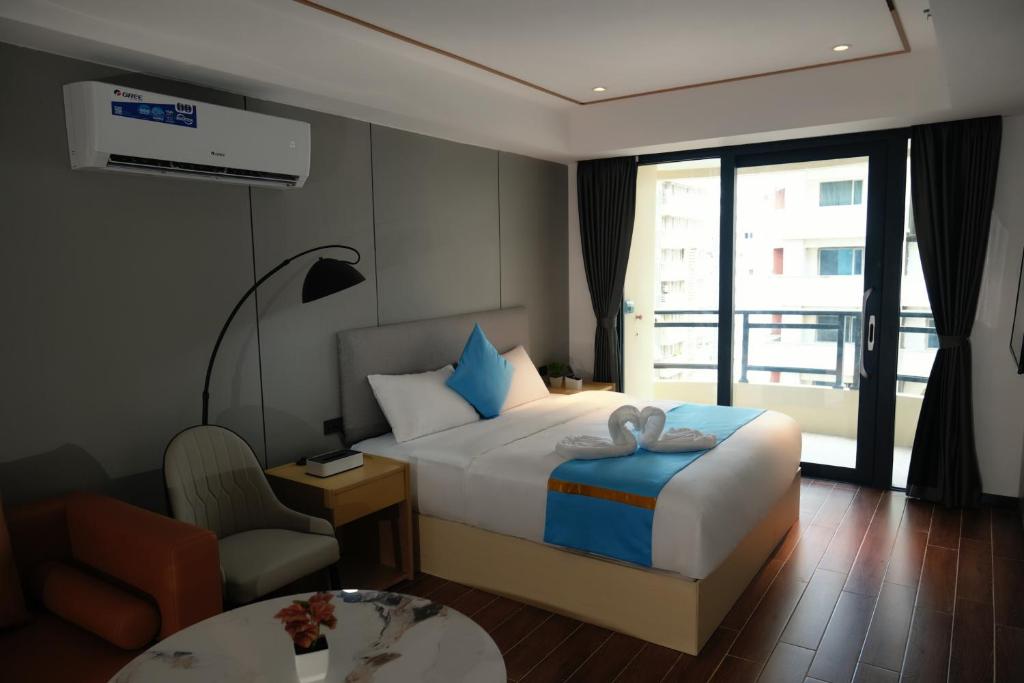Golden Seagulls Hotel