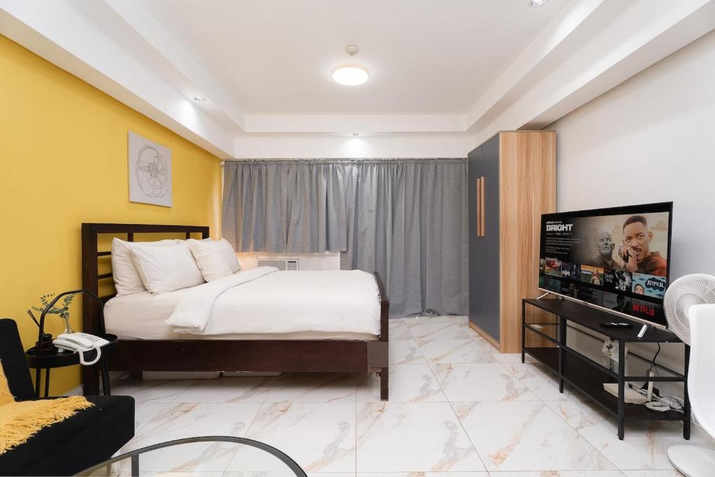 Greenbelt Makati Condo with Balcony & Park Views