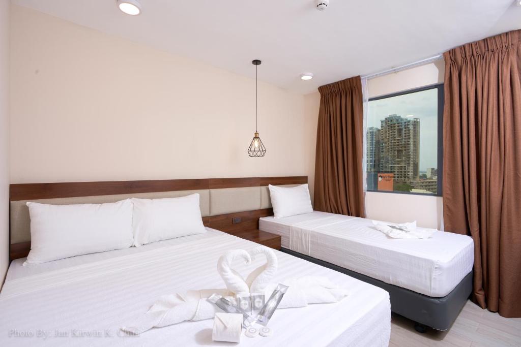 Griffin Hotel and Suites