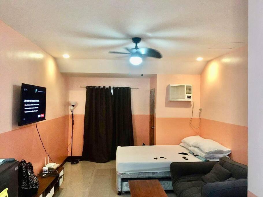 Haus of Emerald Studio Condo - Deca Tipolo