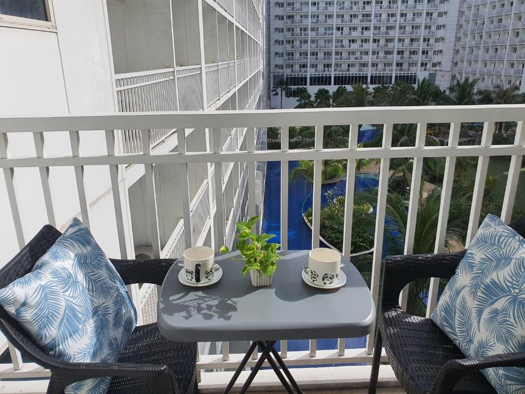 Home at Last, 1 Bedroom Pool View with Balcony