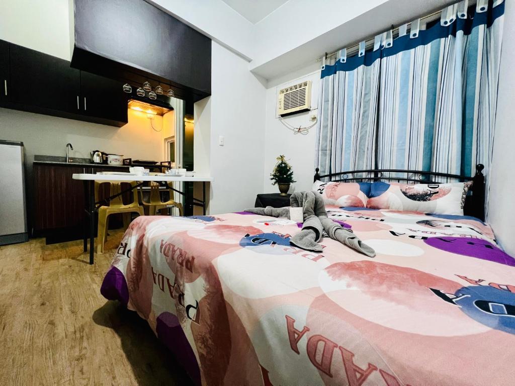 At Home Condo With Free Pool Access
