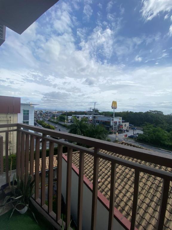 Homey Condo In Taguig Near BGC