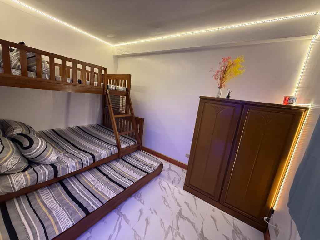 HOMEY STAYCATION WITH PARKING near Diliman, Katipunan, Commonwealth