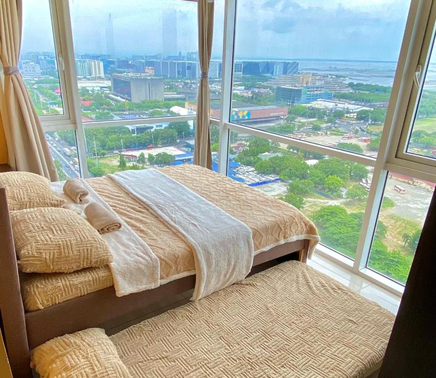 SMDC BREEZE RESIDENCES Pasay near AIRPORT PICC CCP WORLD TRADE CENTER MOA AND STARCITY