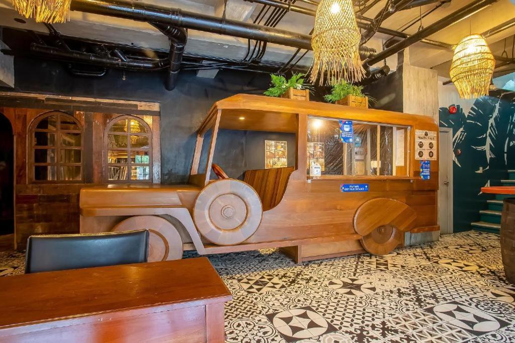 CONNECTOR Hostel