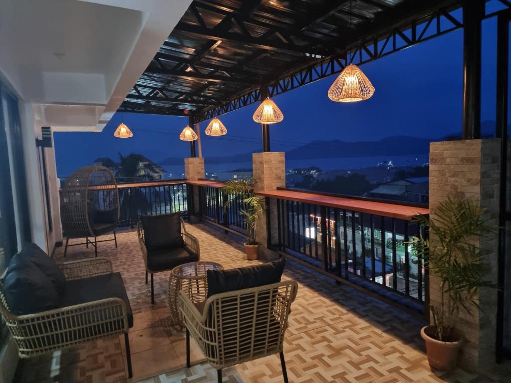 ISLANDERS INN - CORON