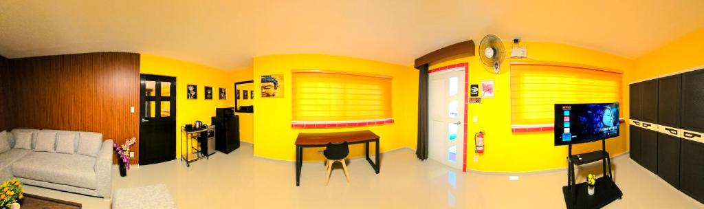 Jenessa's Bedsite, House, 90 sqm, Aircon, Wifi, Netflix