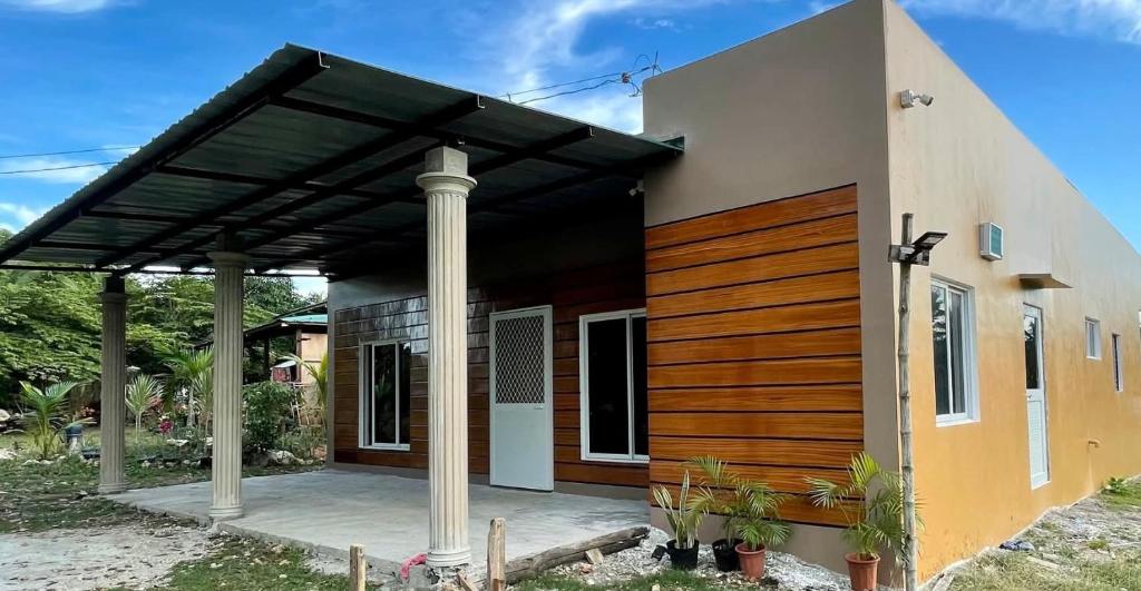 Jigs transient house