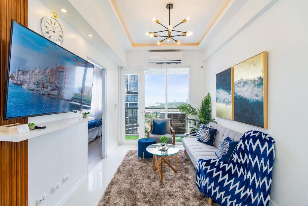 OMP 15C-T2, Seaview, Pool & Beach Access, Near Airport, FAST WI-FI, Netflix
