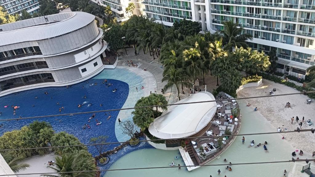 Jn staycation urban azure