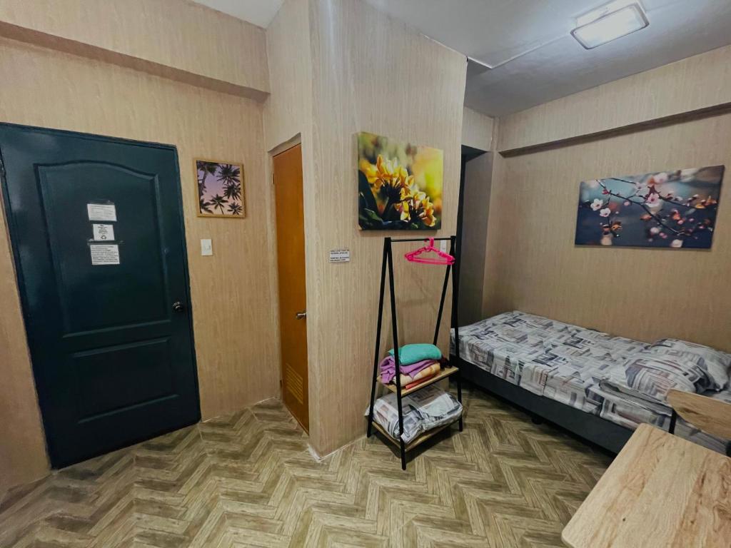 JT RESIDENCES QC SANITIZE GAMES FIBER INTERNET NETFLIX THOUSAND CABLE TV