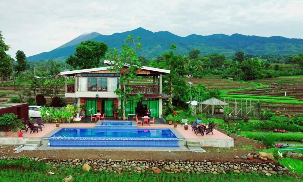 Kalaparan Farm House by HiveRooms