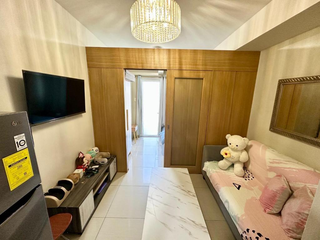 Kathys Crib 11th flr at Shell Residence