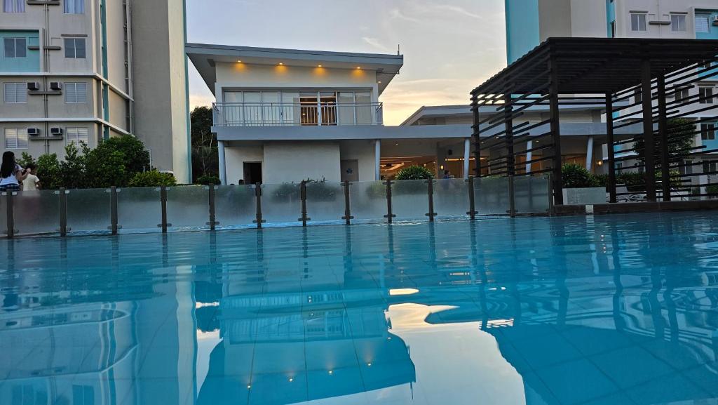 Khael's City Oasis at Marina Spatial