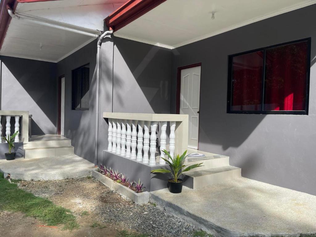 KJT Travellers Inn