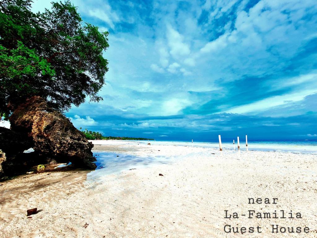 La-Familia Guest House