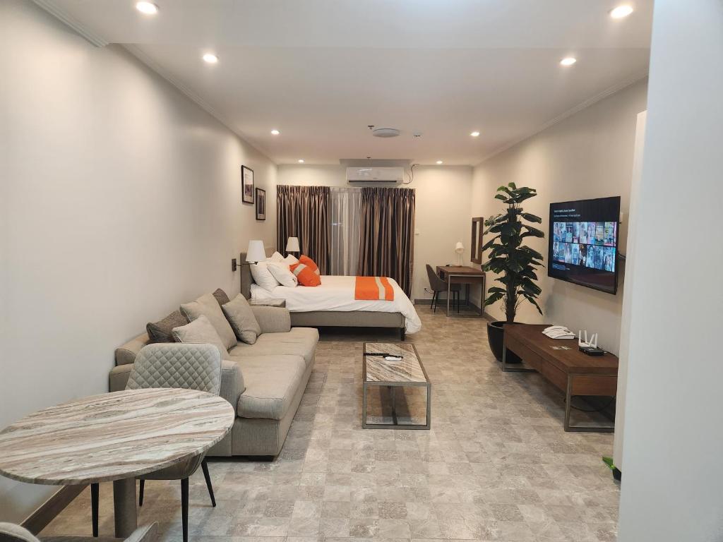 LaGrande Residence Shower & Bath 10th FLR Unit