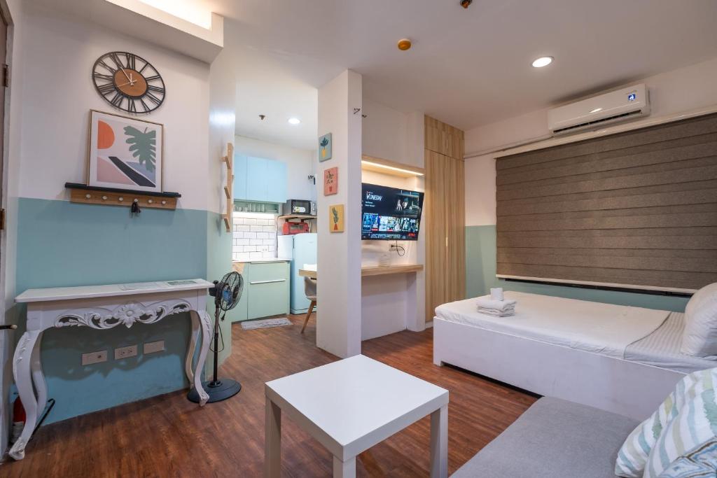 La salle Avenue Condo Residences