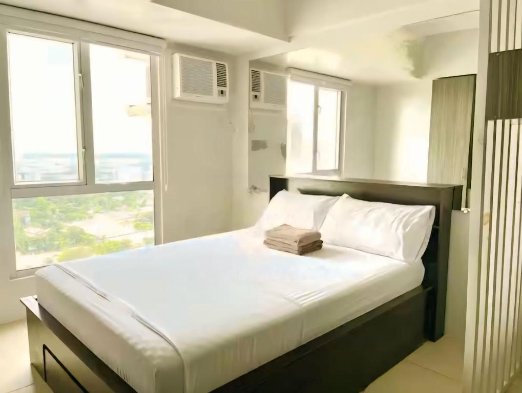 LJ Staycation T2-25